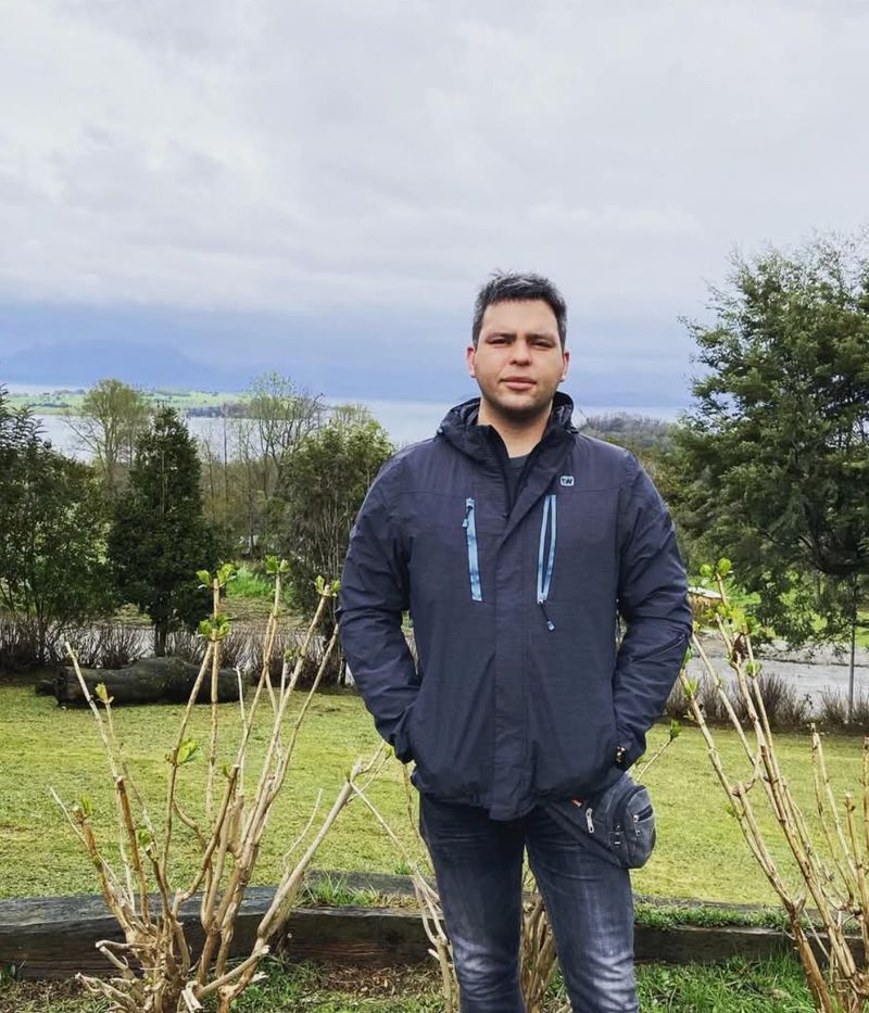Frank, 33
