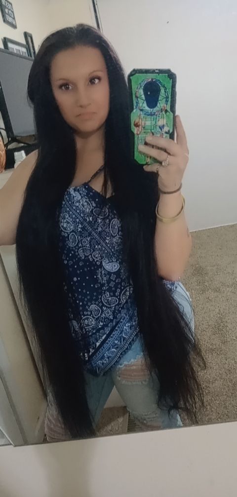 Ashley, 32