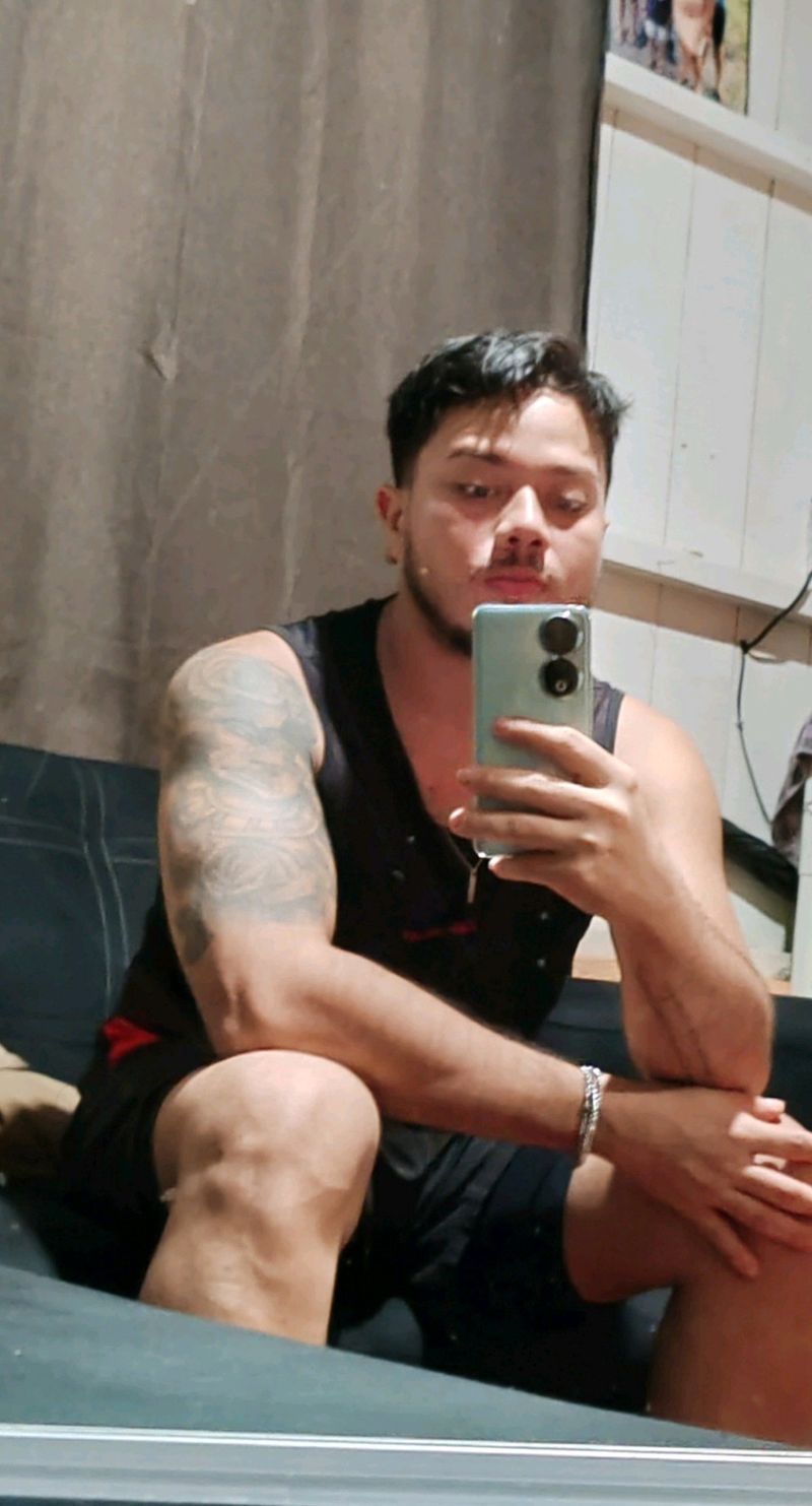 Joel, 26