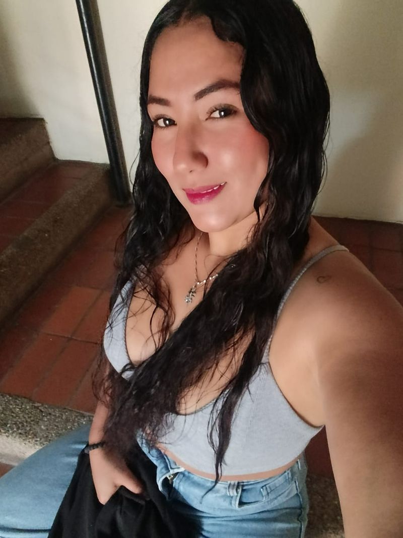 Yaquelin, 25