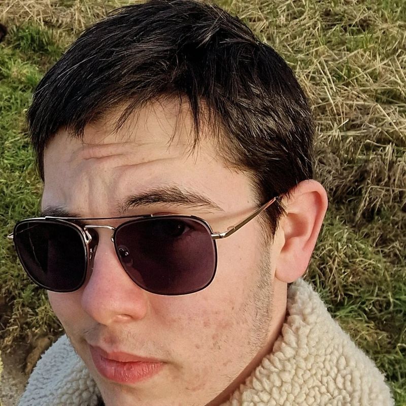 Tristan, 18