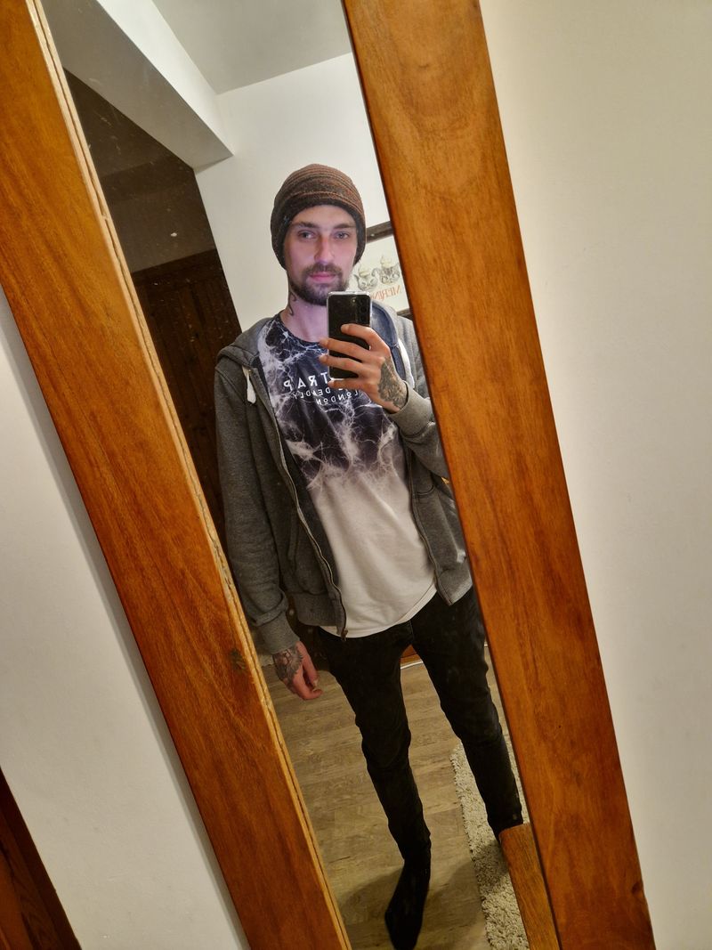 Sean, 27