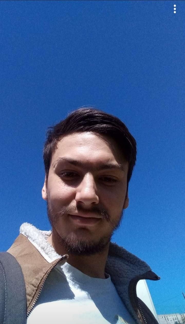 Nicolas, 28