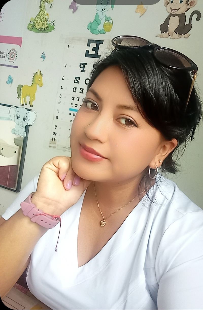 Denisse, 33