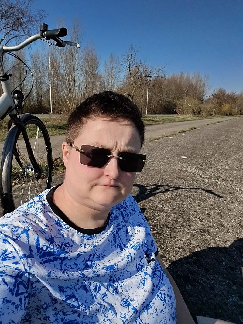 Sarah, 30