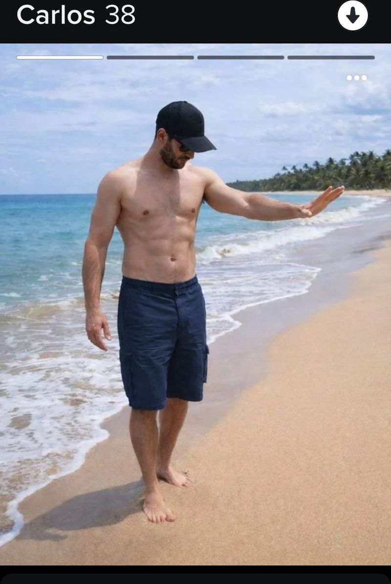 Carlos, 36