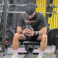 Nicolas, 22