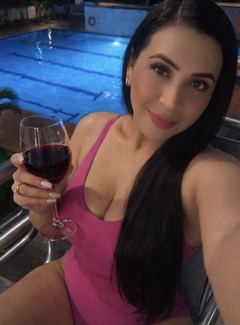 Camila Andrea, 32