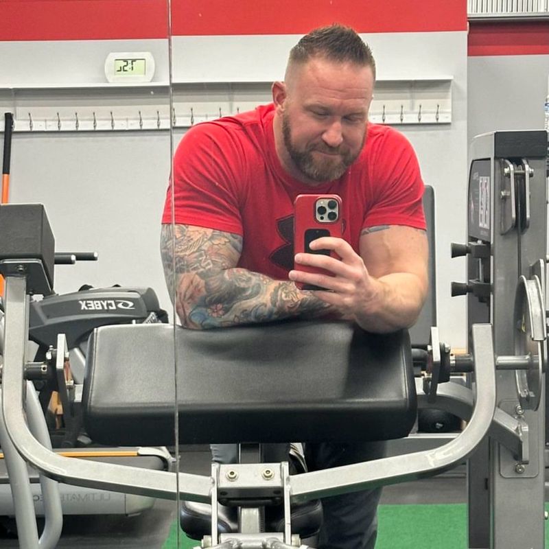 Jesse, 44