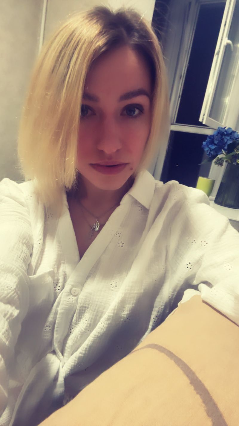Каріна, 29