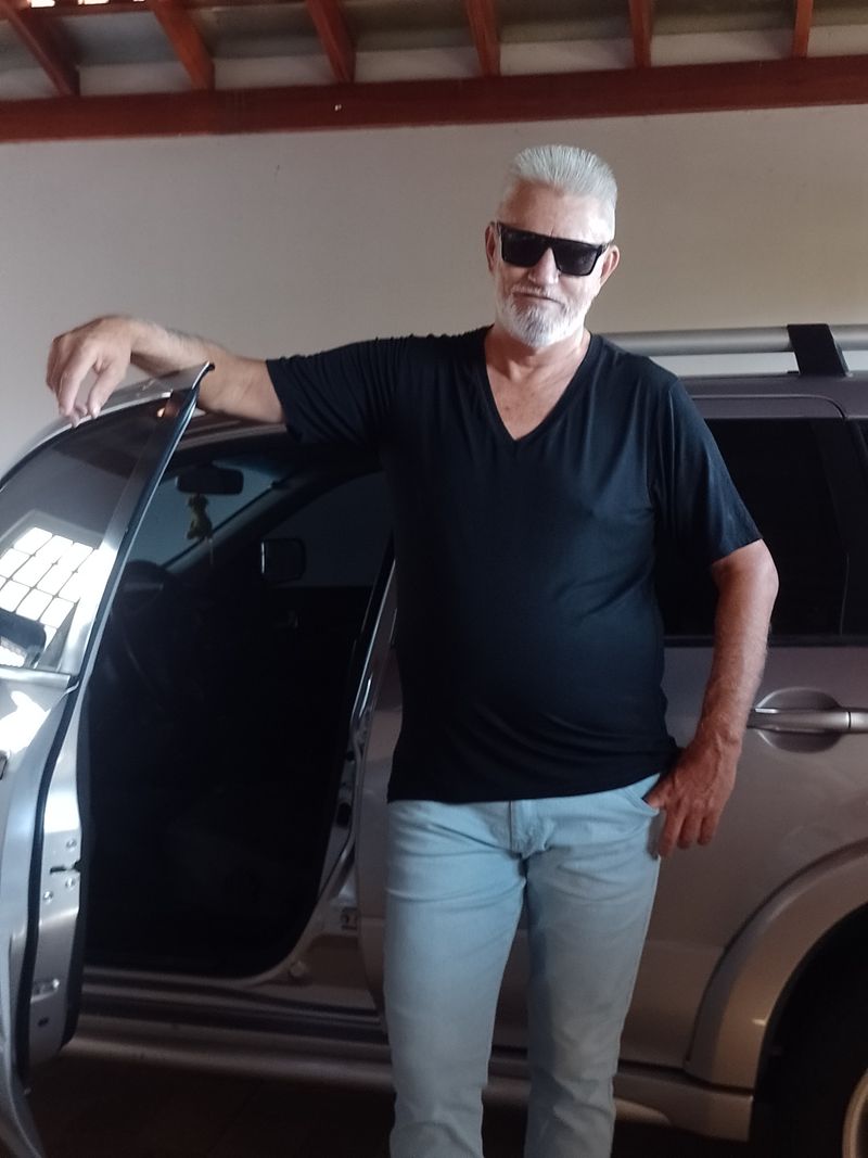 Eduardo, 65