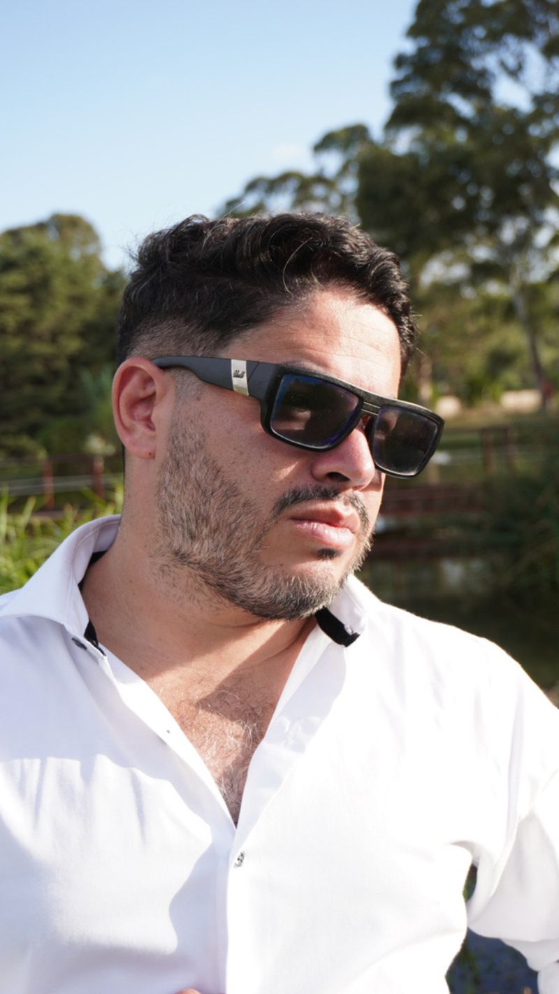 Yamil, 35
