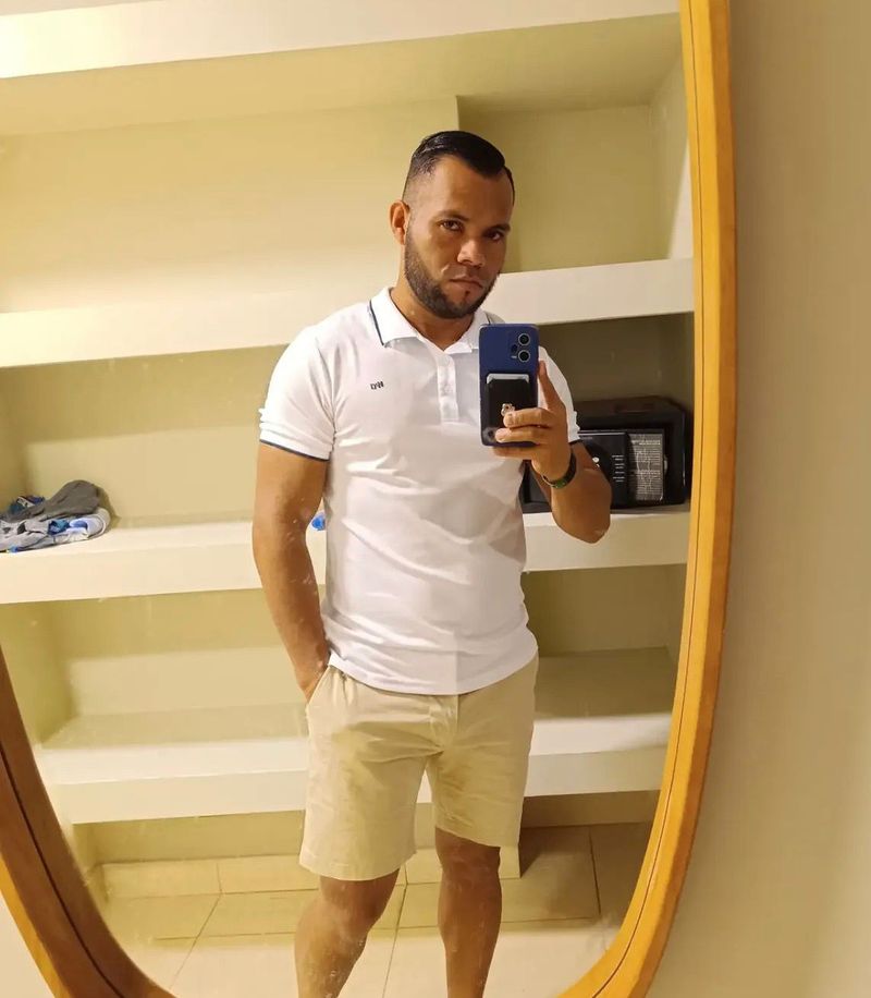 Elias, 36