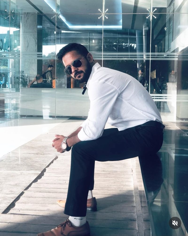 Manan, 33