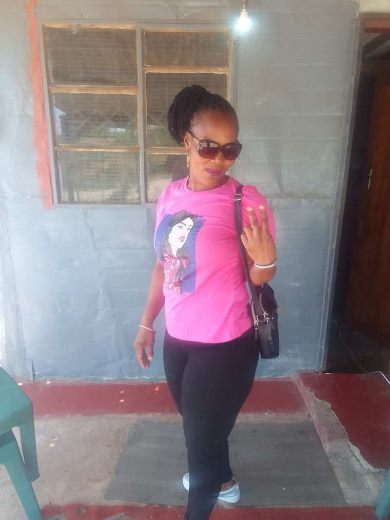 Melly, 48