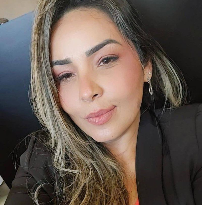 Mariah, 42