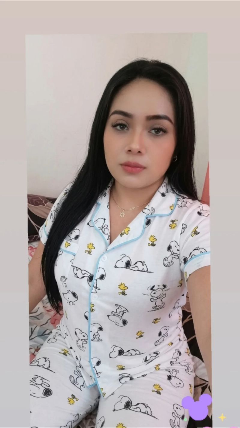 Isabella, 27
