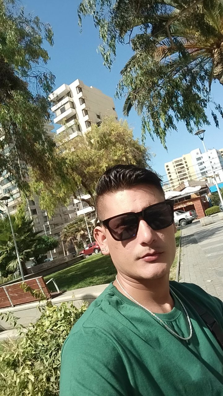 Andrés García, 34