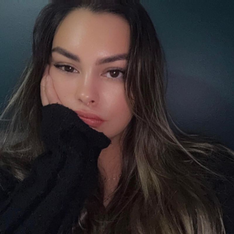 Agnes, 27