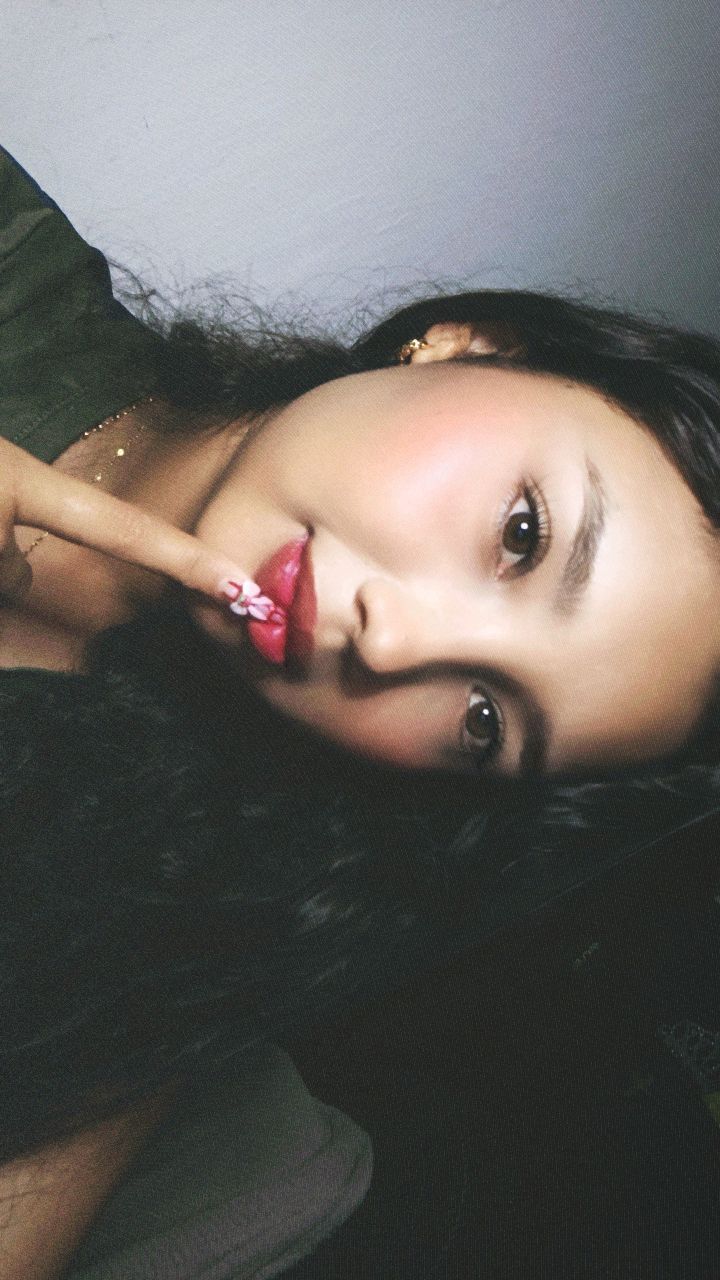 Angela, 22