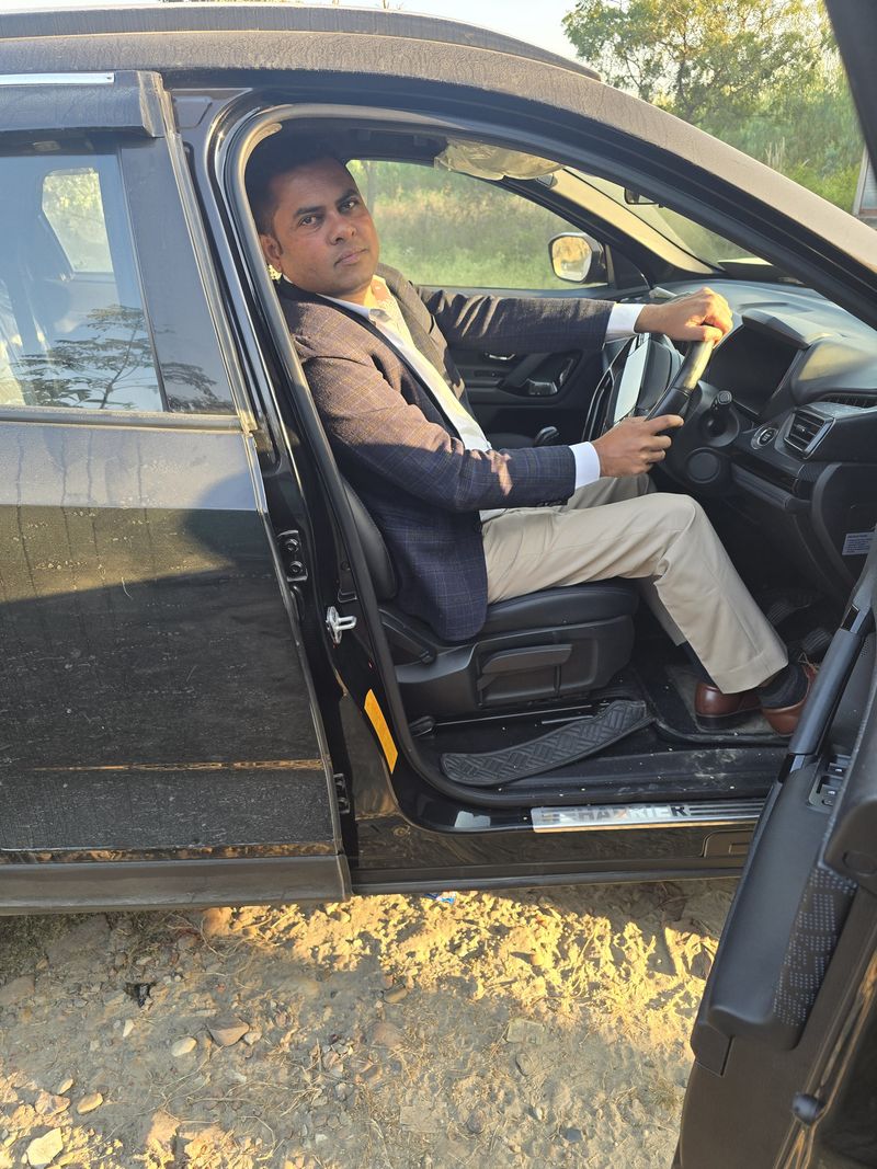 Sukh, 38