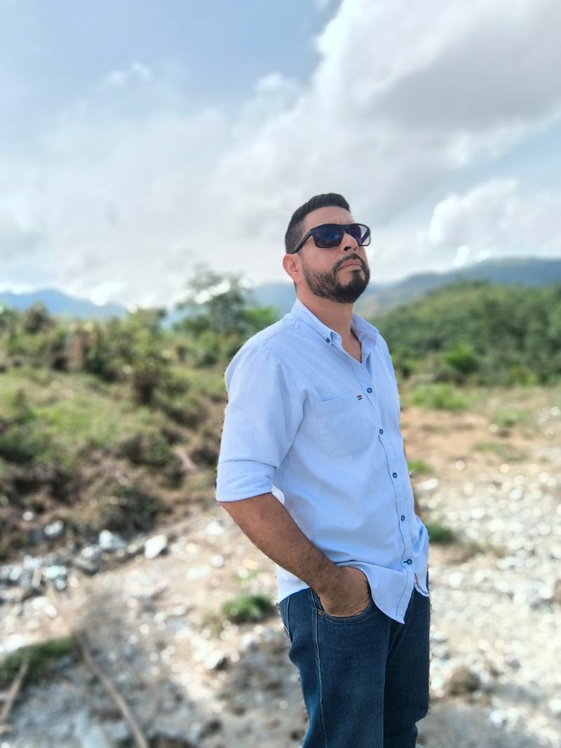 Andres, 40