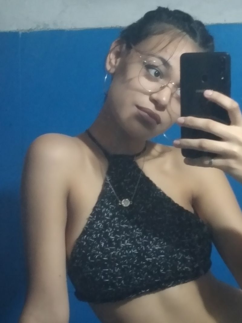 Naomi, 19