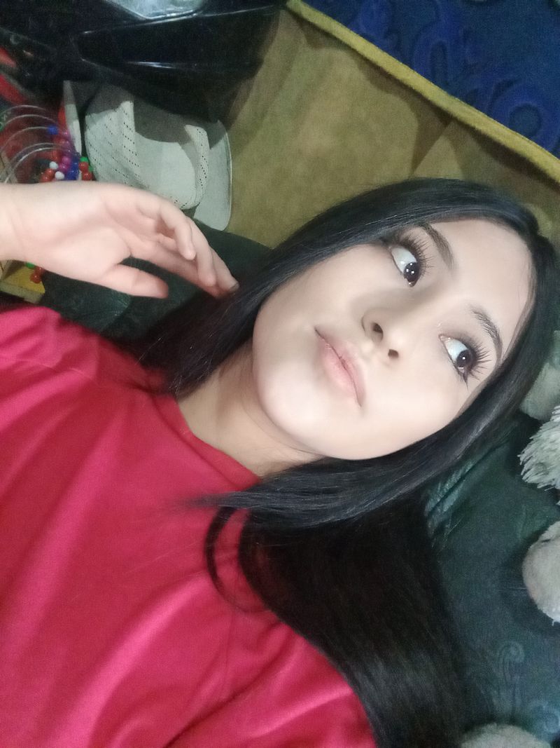 Melanie, 21