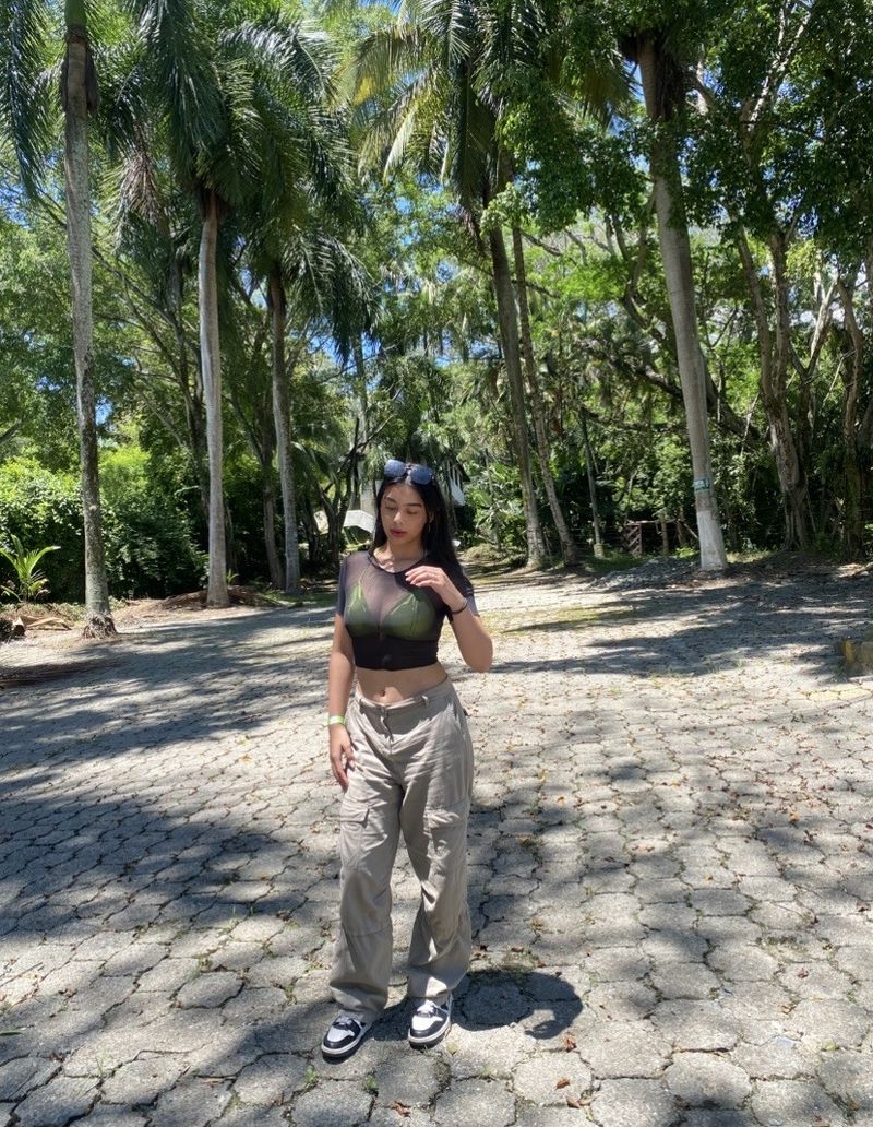 Airana, 25