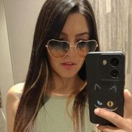 Gloria, 35