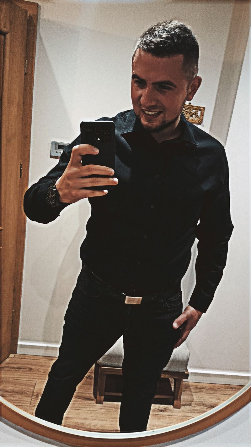 Kamil, 28