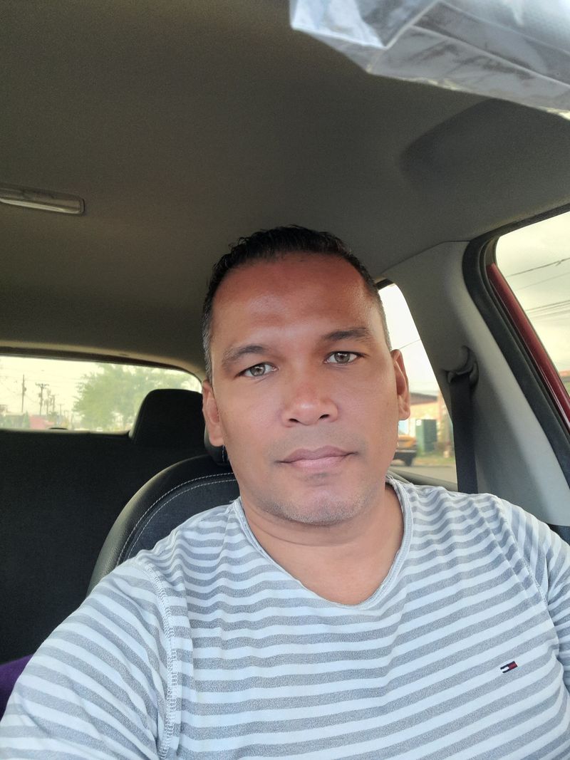 Luis M, 40