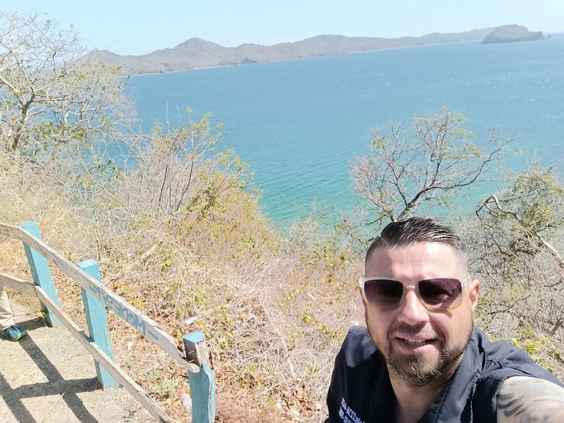 Alejandro, 41
