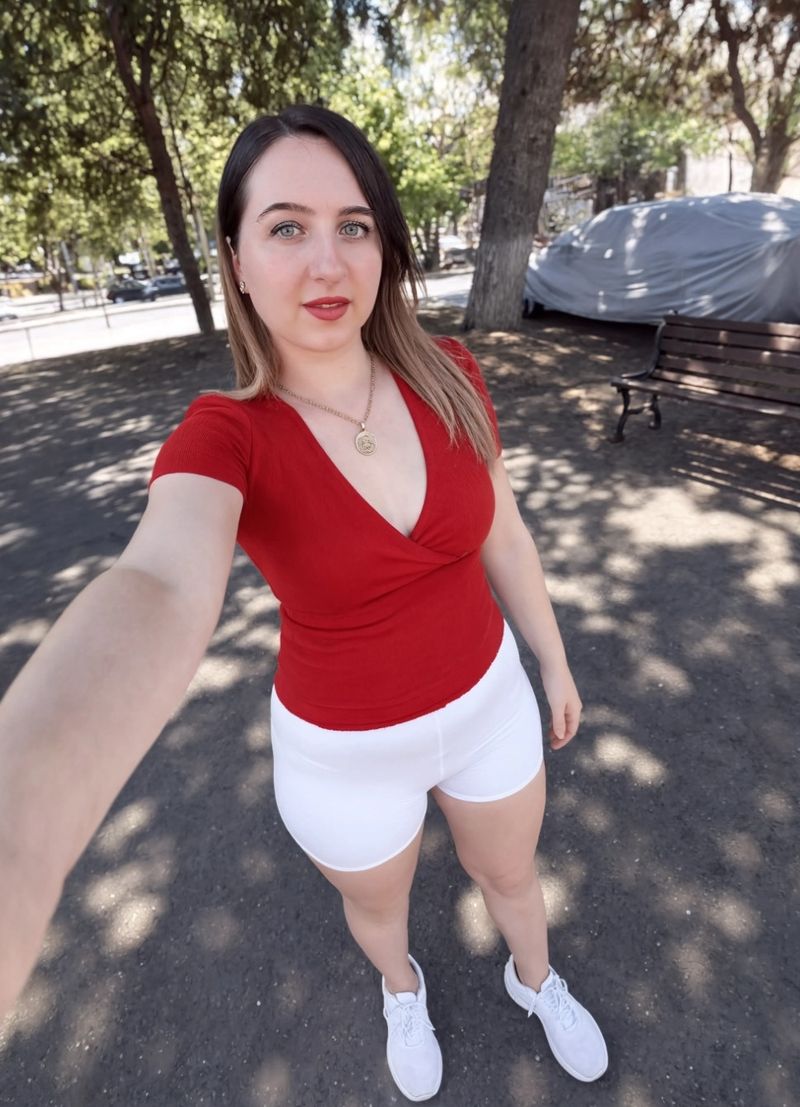 Elene, 29