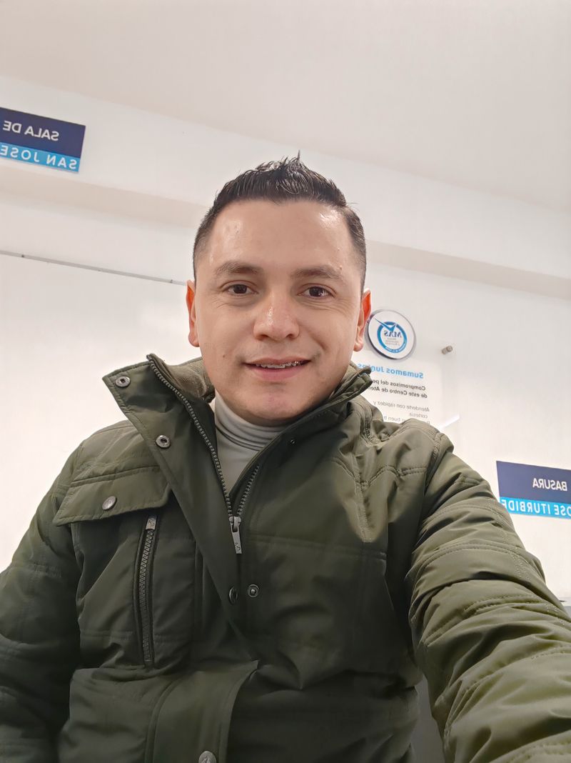Luis, 35