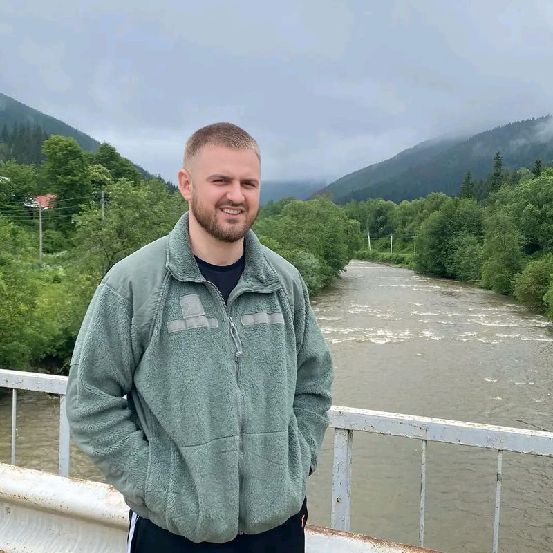 Andriy, 28