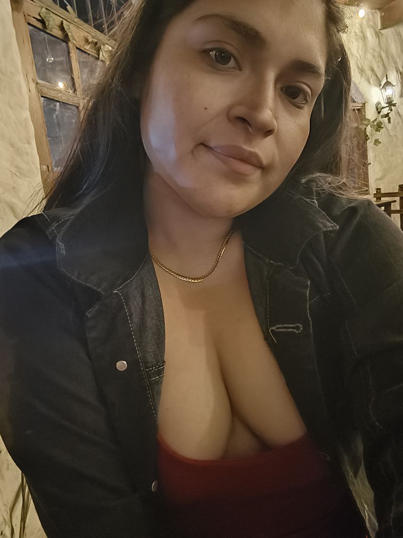 Camila, 30
