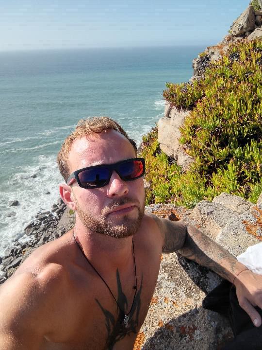 Dmytro, 33