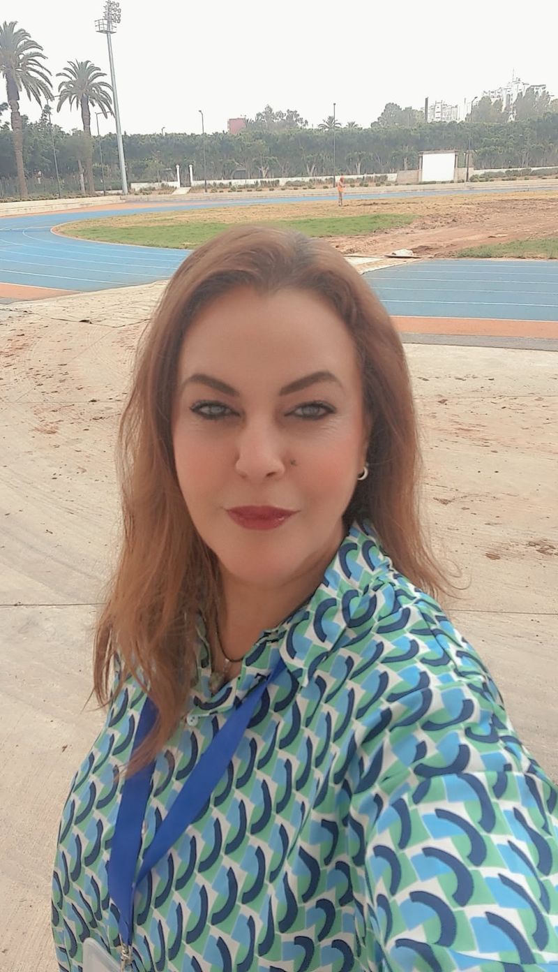 Mouna, 49