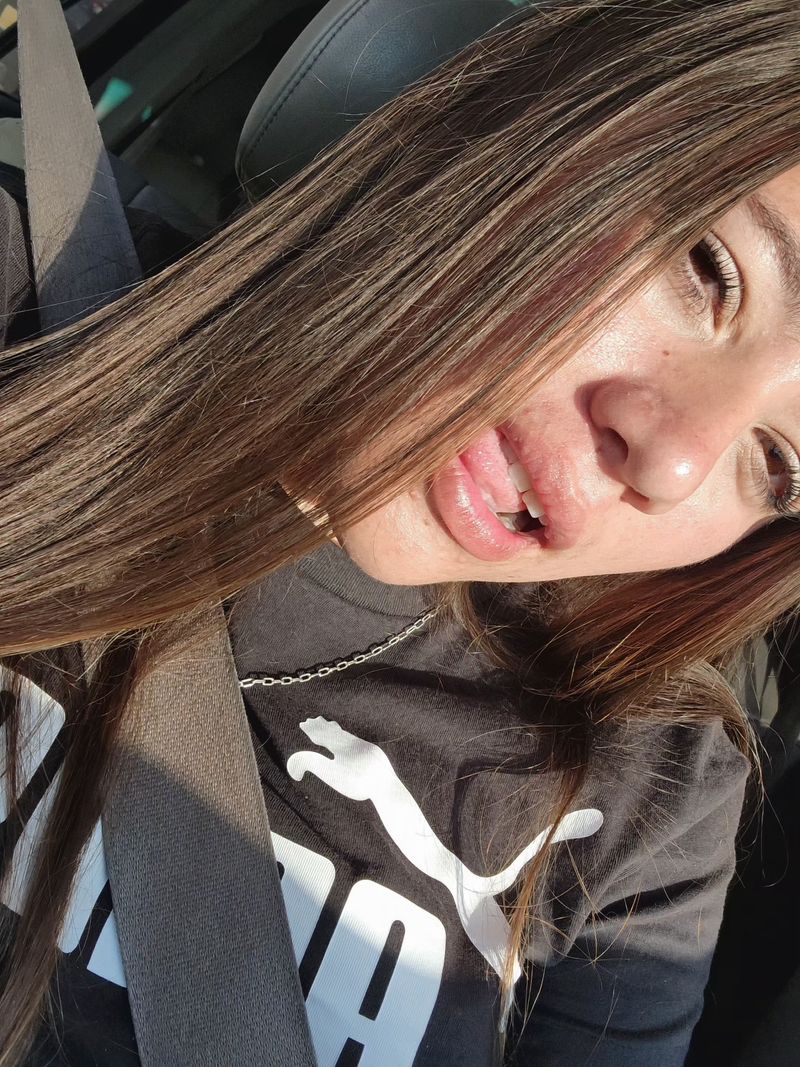 Andrea, 19
