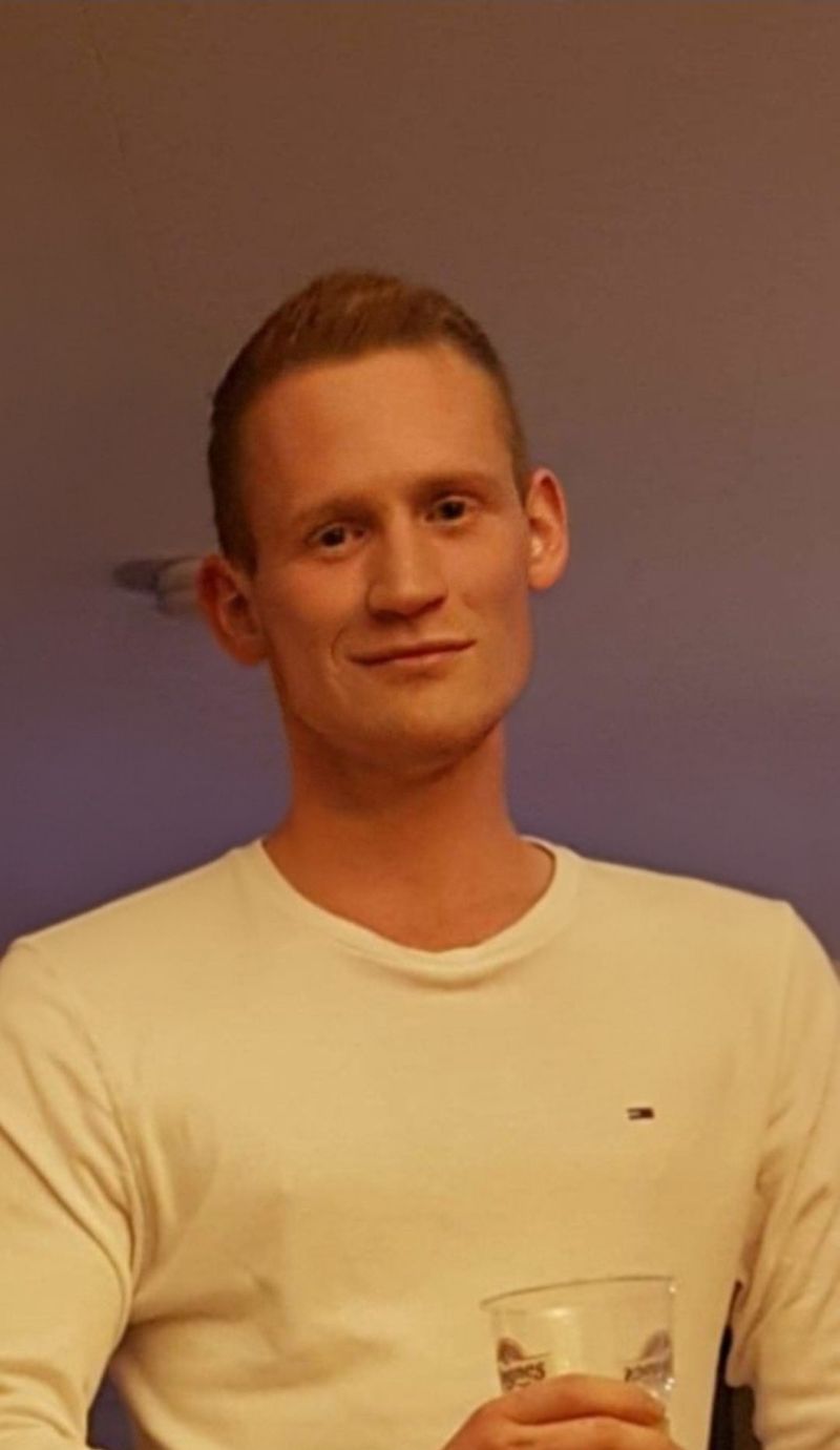 Jonas, 27