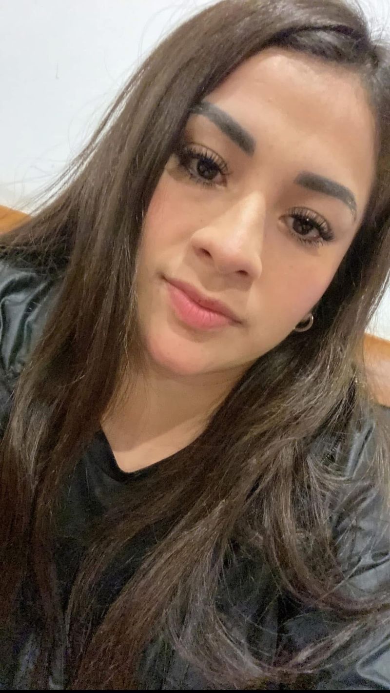 Vanessa, 33