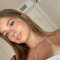 María, 23