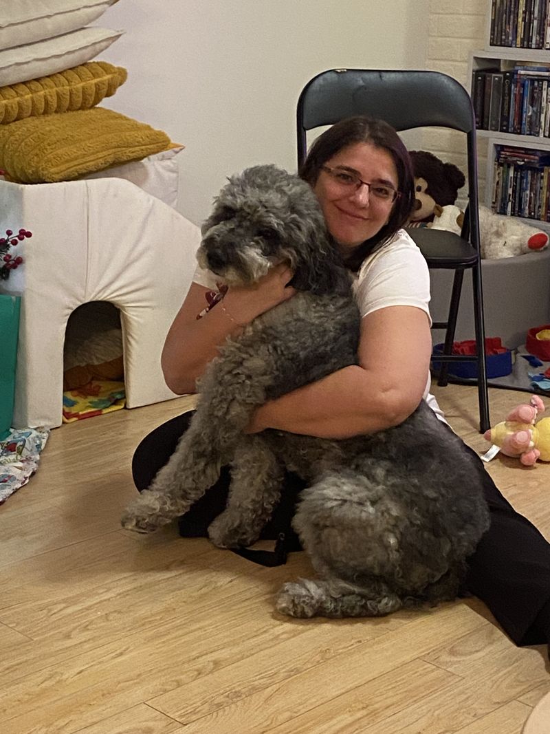 Caroline, 49