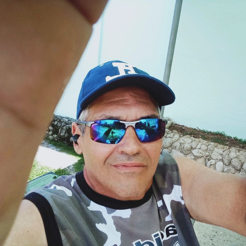 Lázaro, 54
