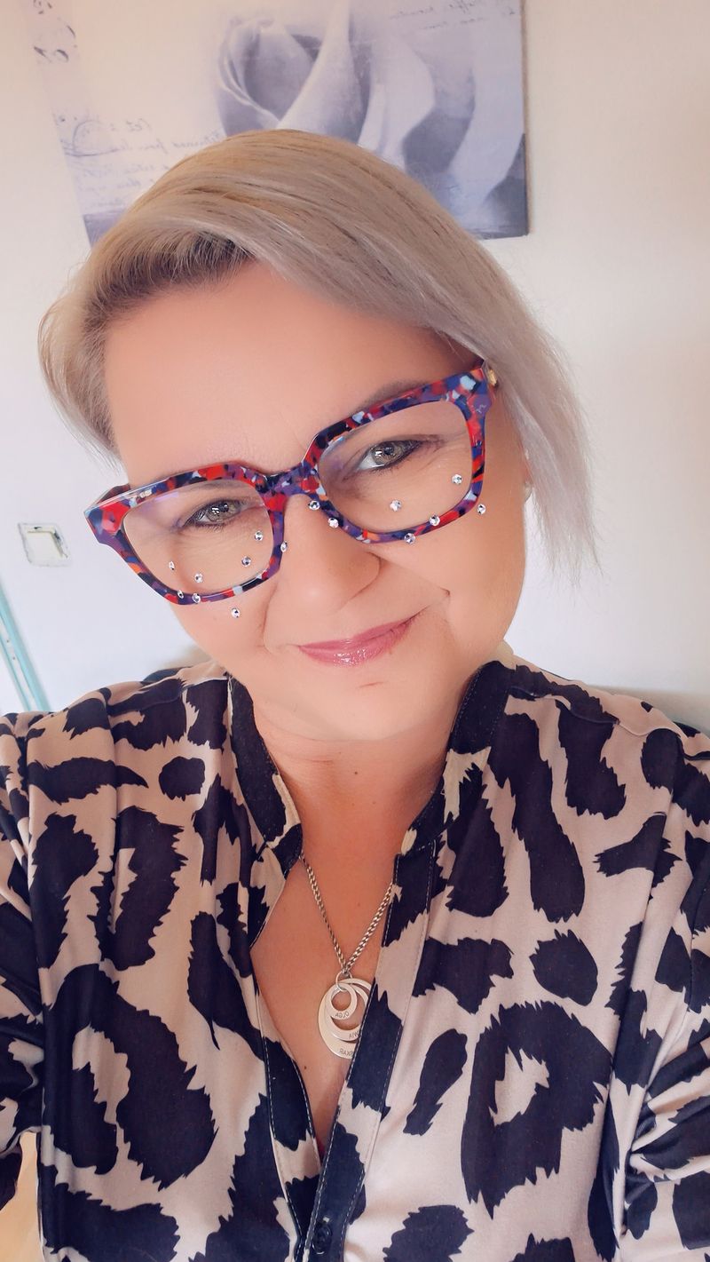 Kasia, 43