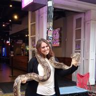 Daphne, 34