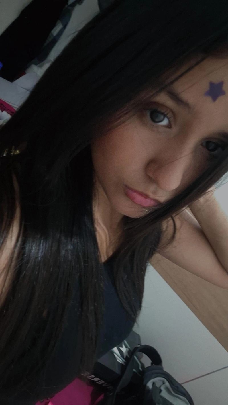 Yesenia, 18