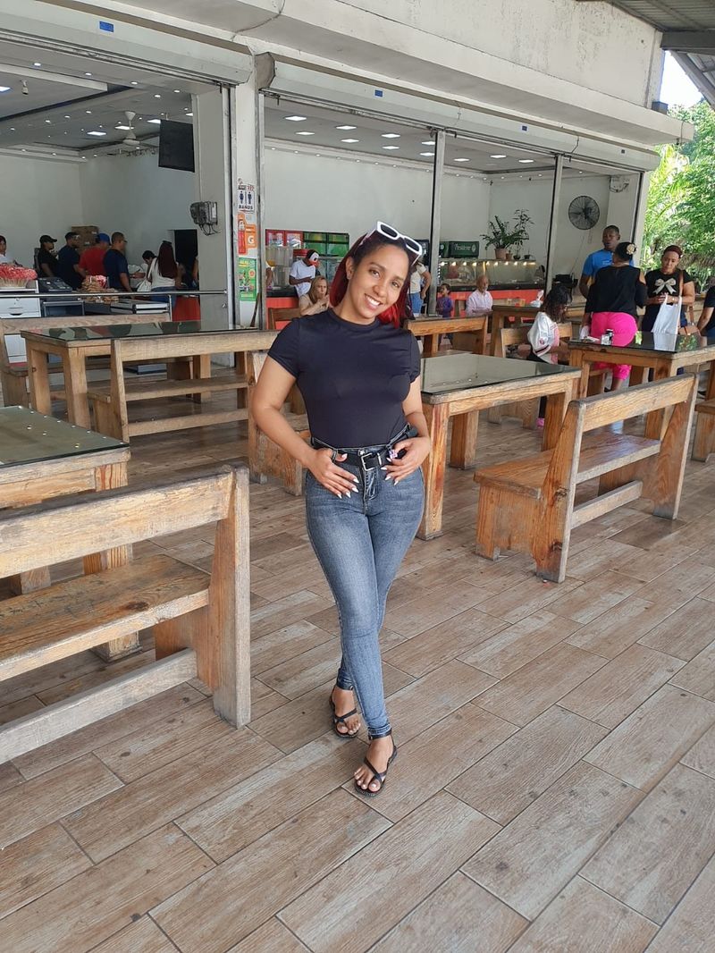 Ana, 31