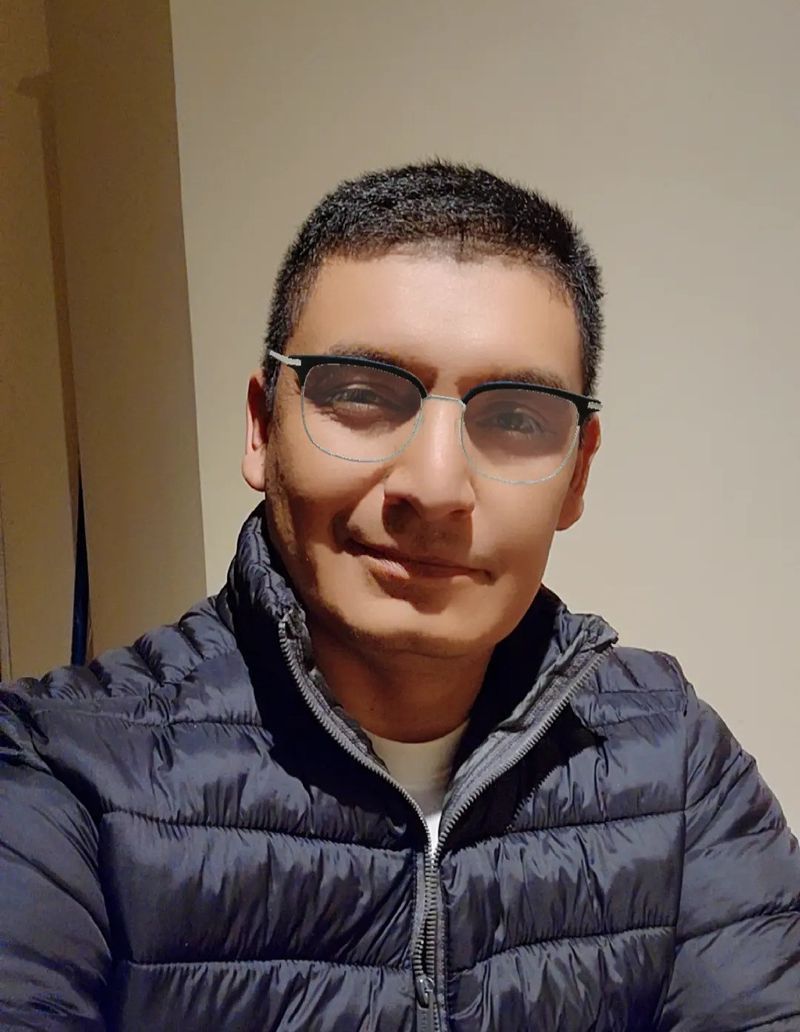 Patricio, 44